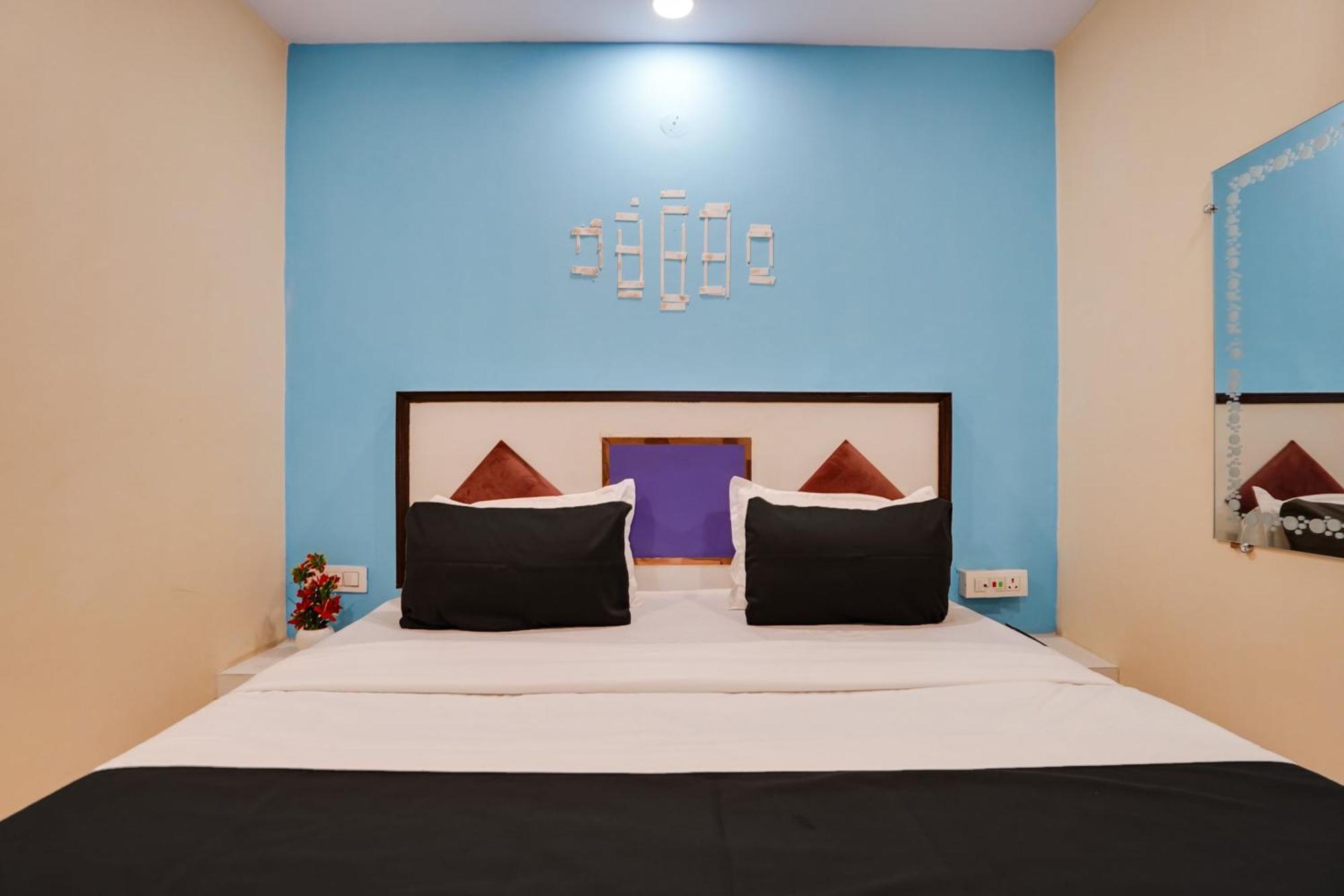 Super Hotel O Hotel Gold Star Nuova Delhi Esterno foto